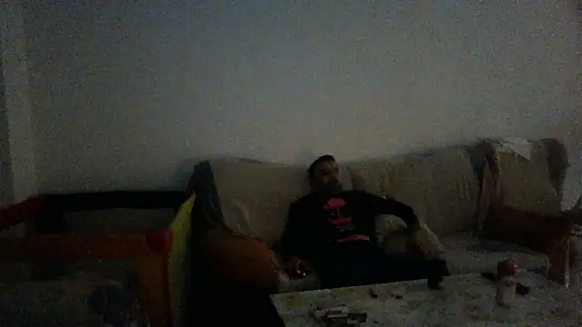 Snapshot of Feistysausage chatting on November 18, 2025, 10:24 pm Feistysausage online show from November 18, 2025, 10:24 pm