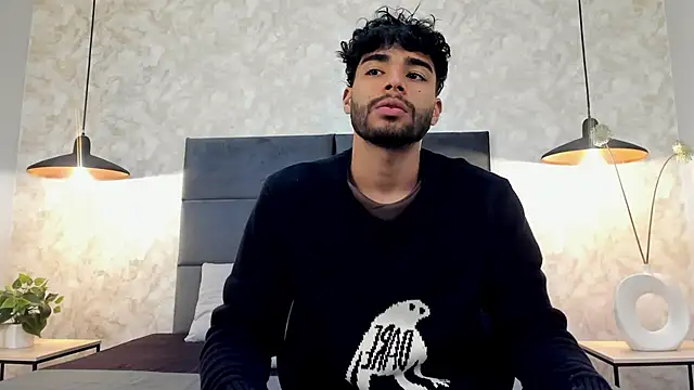 RaphaelDufort online show from December 3, 2025, 11:58 pm