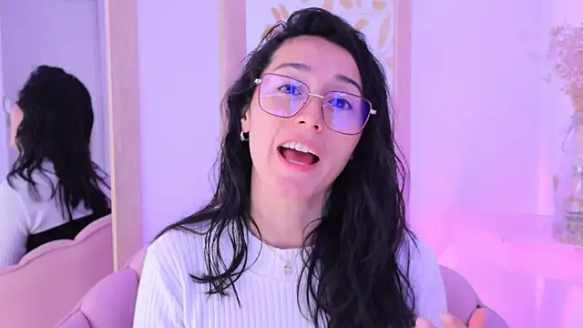 Snapshot of Ginevra_esposito chatting on October 8, 2025, 3:02 pm Ginevra esposito online show from October 8, 2025, 3:02 pm