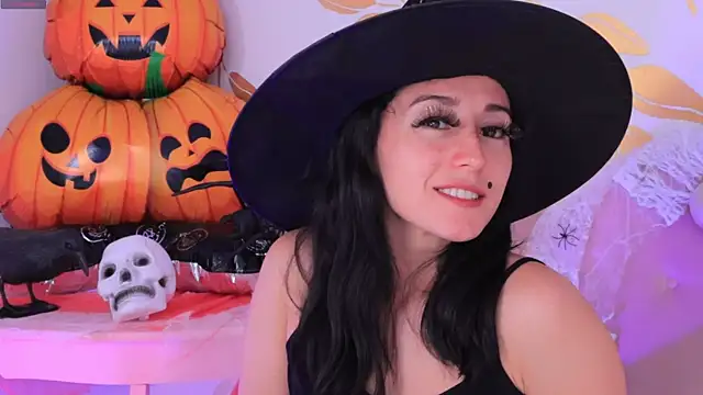 Ginevra esposito online show from October 31, 2025, 1:30 pm