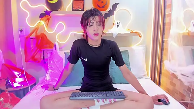 Dan Copers online show from October 28, 2025, 1:54 pm