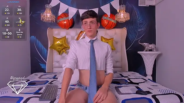 Diamond Piarce online show from October 5, 2025, 1:29 am