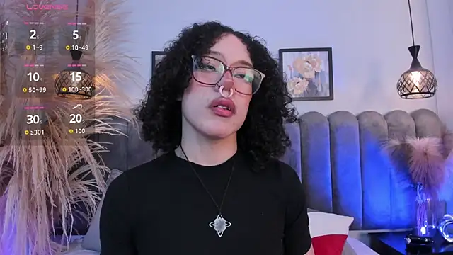 Dark nina  online show from November 4, 2025, 3:21 am