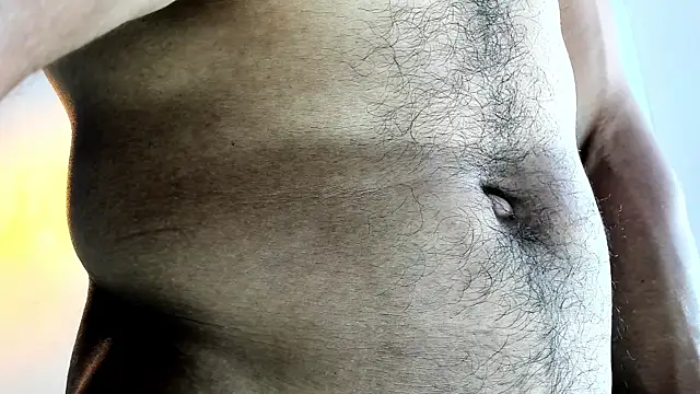 latinhotmuscle online show from December 22, 2025, 2:33 am