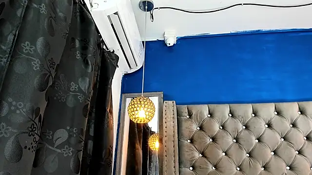 latinhotmuscle online show from November 22, 2025, 10:14 am