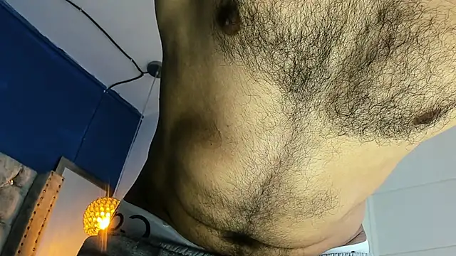 Snapshot of latinhotmuscle chatting on May 6, 2026, 8:57 pm latinhotmuscle online show from May 6, 2026, 8:57 pm