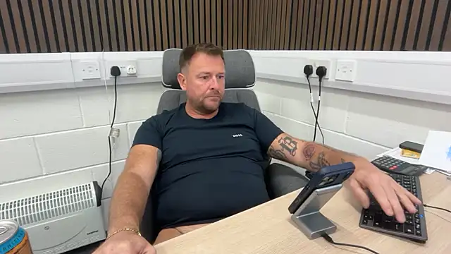 bilf1978 online show from May 25, 2026, 7:29 am