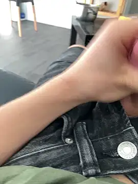 Loulou 2007 online show from October 1, 2025, 8:30 am