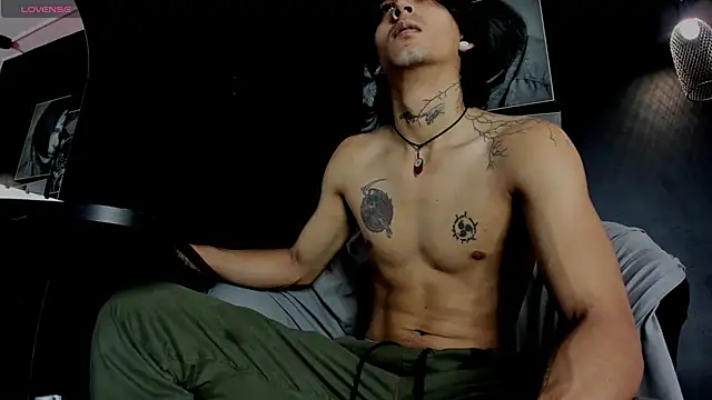 jett savage online show from November 4, 2025, 2:21 pm