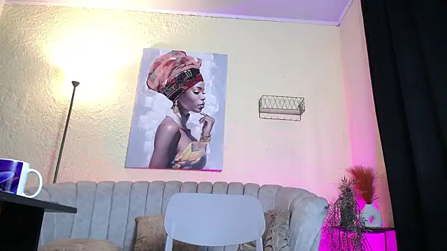 CurlyDani online show from March 12, 2026, 2:10 pm