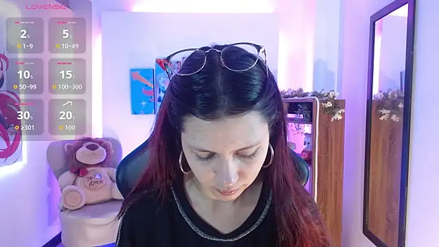 AlanaGarcia19 online show from December 16, 2025, 11:58 am