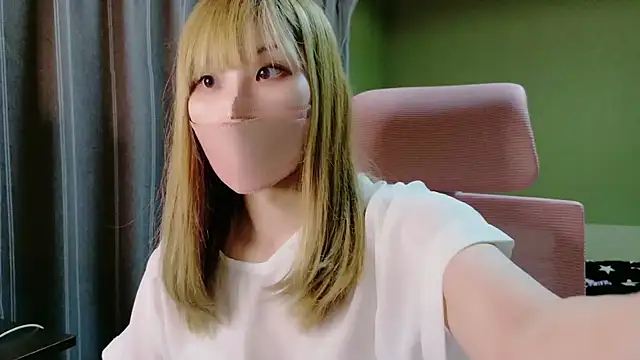 Snapshot of miyu0002 chatting on October 1, 2025, 3:05 pm miyu0002 online show from October 1, 2025, 3:05 pm