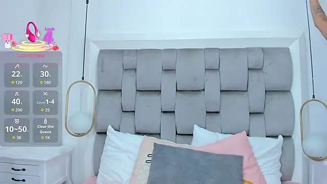 ValerieSoto online show from March 1, 2026, 7:25 pm