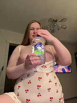 Snapshot of DeniMilkyyyyy chatting on February 21, 2026, 6:21 pm DeniMilkyyyyy online show from February 21, 2026, 6:21 pm