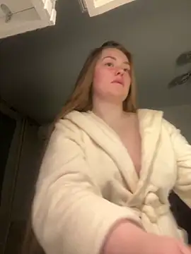 DeniMilkyyyyy online show from December 2, 2025, 1:24 pm