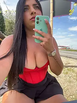 Isaa-Sweet online show from May 10, 2026, 3:14 pm