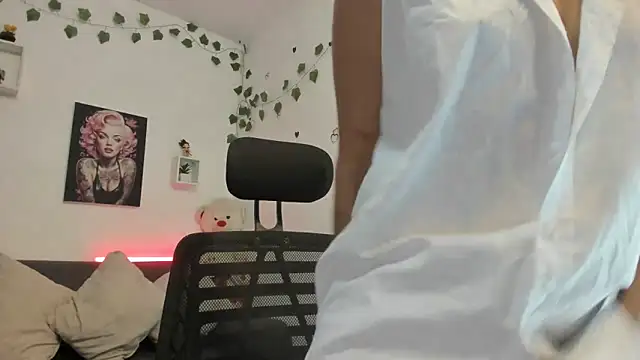 Snapshot of anastasia_tuya chatting on February 14, 2026, 1:17 am anastasia tuya online show from February 14, 2026, 1:17 am