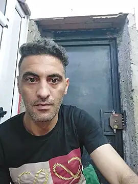 Snapshot of Mahdidido45 chatting on June 15, 2026, 9:47 pm Mahdidido45 online show from June 15, 2026, 9:47 pm