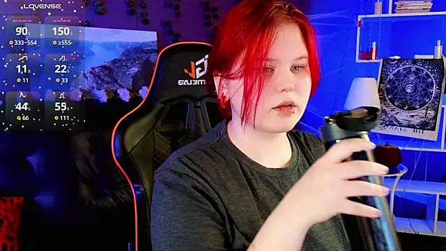 fillisfox  online show from November 4, 2025, 11:47 am