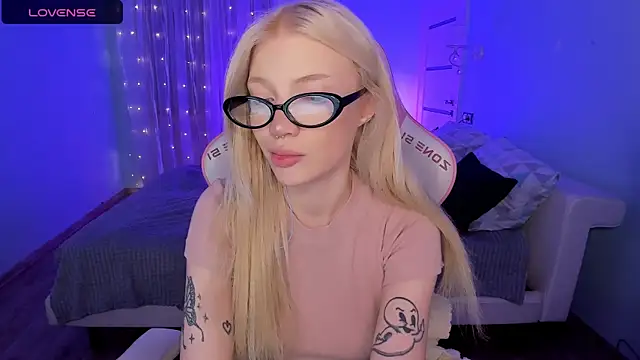 AnyaTaylor  online show from February 7, 2026, 2:08 am