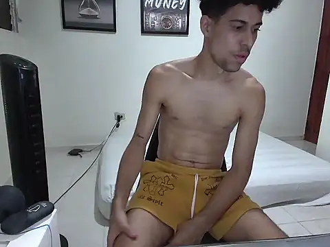 Dollarhot30 online show from September 16, 2025, 4:02 am