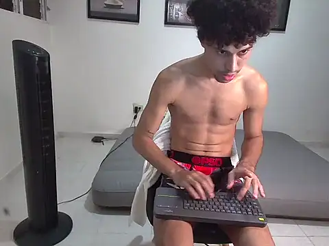 Dollarhot30 online show from October 31, 2025, 5:04 am