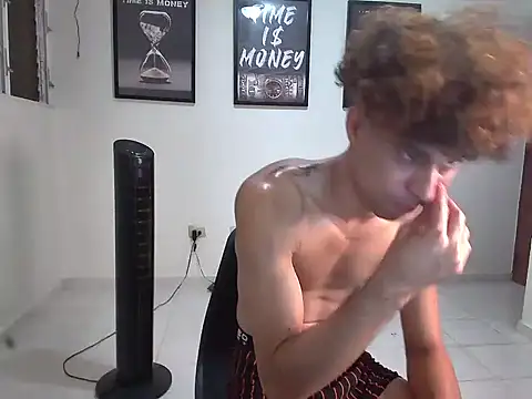 Dollarhot30 online show from February 13, 2026, 4:45 am