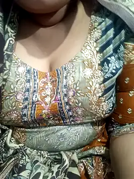 Snapshot of Rita-Sing chatting on January 13, 2026, 5:50 pm Rita-Sing online show from January 13, 2026, 5:50 pm