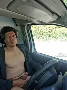 twitshe online show from April 17, 2026, 9:45 am