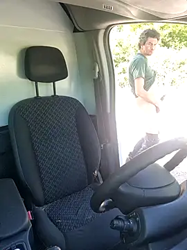 twitshe online show from April 16, 2026, 12:50 pm