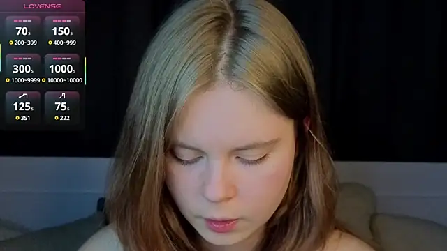 JulietteRain online show from December 13, 2025, 8:04 pm