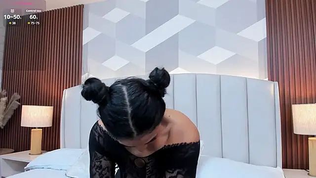 Snapshot of Mommy_Naughty chatting on September 17, 2025, 11:12 am Mommy Naughty online show from September 17, 2025, 11:12 am