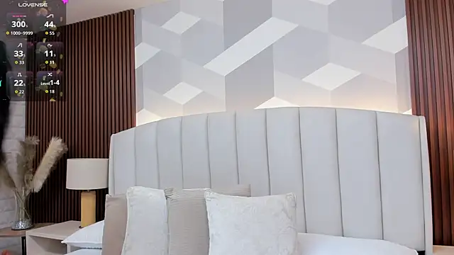 Mommy Naughty online show from November 18, 2025, 11:02 am