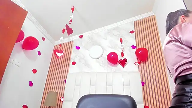 Snapshot of CharlotteSchmidtt chatting on February 20, 2026, 11:34 am CharlotteSchmidtt online show from February 20, 2026, 11:34 am