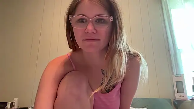 Snapshot of Riley_ray69 chatting on June 23, 2026, 2:48 pm Riley ray69 online show from June 23, 2026, 2:48 pm