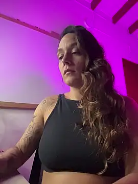 Sophia House  online show from November 11, 2025, 1:44 am