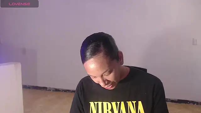 DonnaDidiamantti online show from November 10, 2025, 8:47 pm