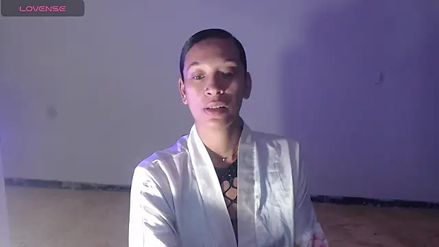 DonnaDidiamantti online show from October 14, 2025, 10:31 pm