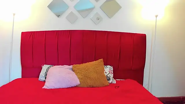 Electra  moon online show from October 18, 2025, 2:24 am