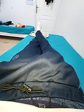 RaoufDz17cm online show from October 18, 2025, 10:01 pm