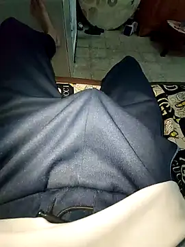 RaoufDz17cm online show from October 26, 2025, 12:11 am