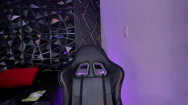 ChannelWhite  online show from March 4, 2026, 9:22 pm