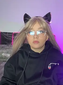 Annie Grosse online show from September 18, 2025, 8:56 pm