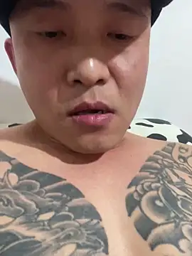 XLJjjjjjjjjjj online show from November 30, 2025, 7:25 pm