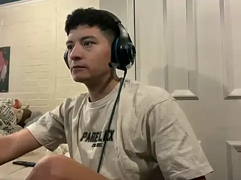 feeelipe2007 online show from September 10, 2025, 2:54 am