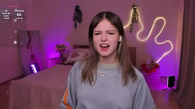 Lisa Blossom online show from April 11, 2026, 6:10 am