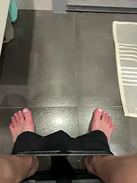 Snapshot of myPriority01 chatting on November 8, 2025, 8:01 pm myPriority01 online show from November 8, 2025, 8:01 pm