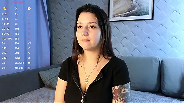 CrimsonBella online show from September 10, 2025, 6:40 pm