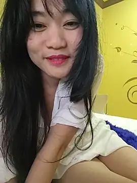 Snapshot of YayeeShow chatting on November 14, 2025, 10:46 pm YayeeShow online show from November 14, 2025, 10:46 pm