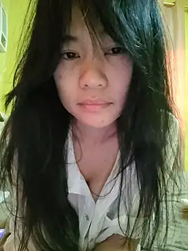 Snapshot of YayeeShow chatting on November 24, 2025, 1:33 pm YayeeShow online show from November 24, 2025, 1:33 pm